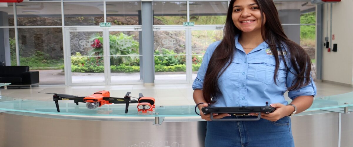 Imagem de noticia: Estudiante de la UTP estudia contaminantes atmosféricos utilizando un vehículo aéreo no tripulado