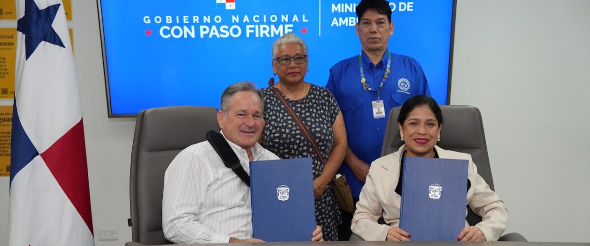 Imagem de noticia: Firma de convenio de cooperación entre CEMCIT AIP y MiAmbiente