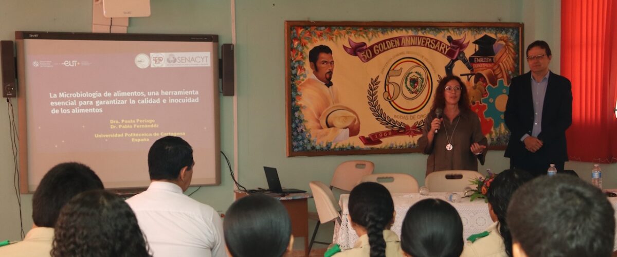 Imagem de noticia: Expertos internacionales impulsan la formación en microbiología de alimentos en IPT agropecuarios